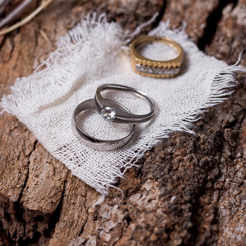 5 Unique Couple Gifts for Your Anniversary That Celebrate Love in Every Sparkle