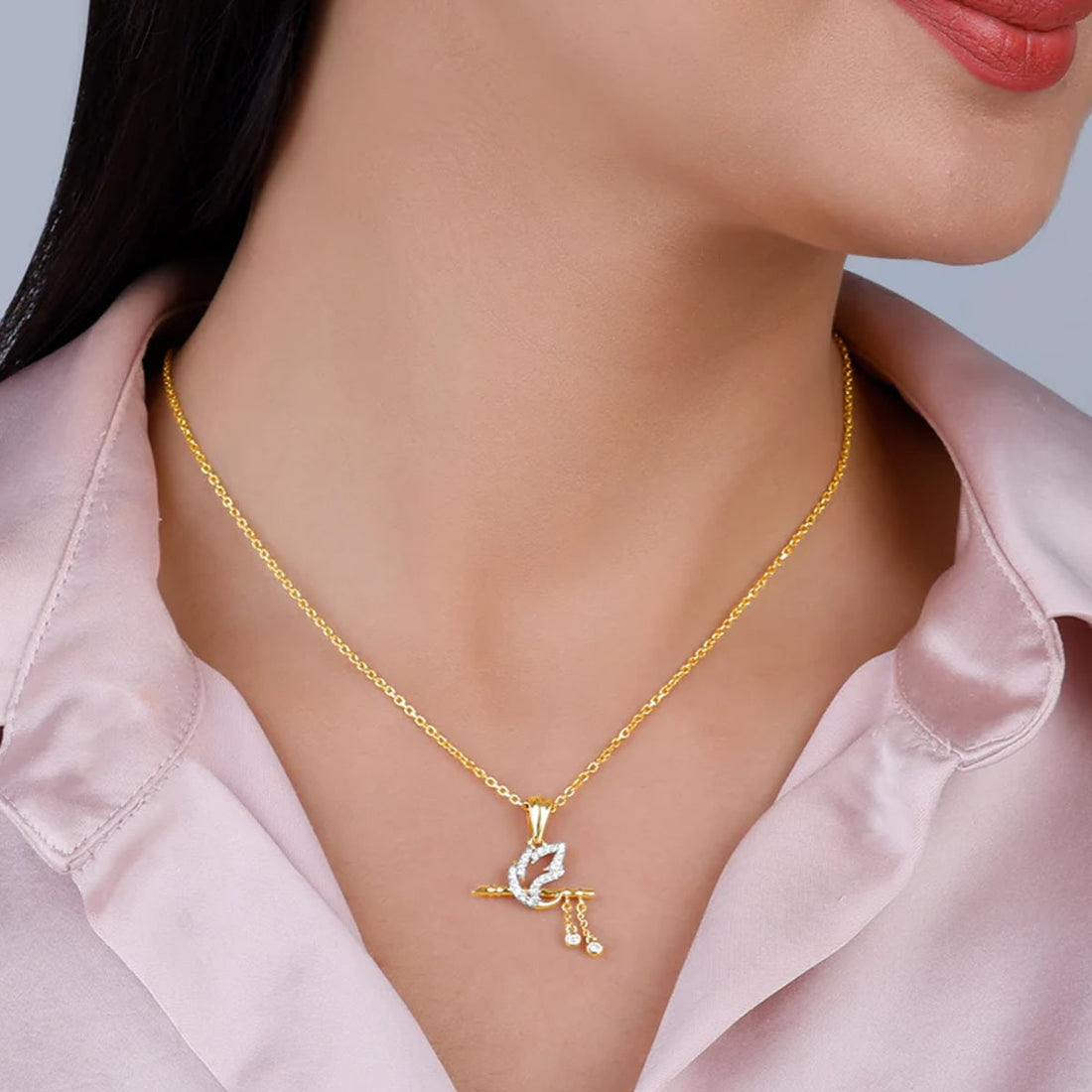 A Style Guide to Elevate Your Everyday Look with Diamond Pendants for Women