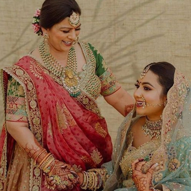 Mother Genevieve wore such a beautiful lehenga in Kiara Advani's wedding,  she looked more beautiful than her daughter - informalnewz