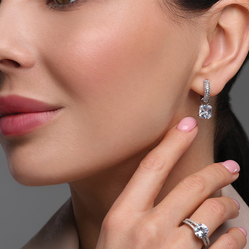 Elevate Your Diwali Style with Sparkling Earrings!