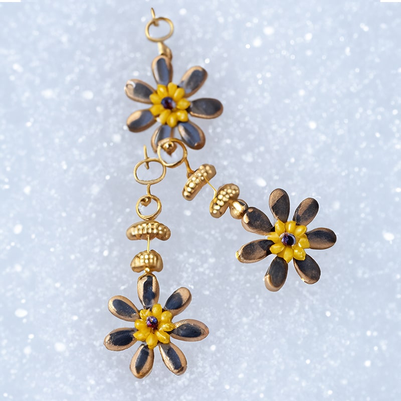 6 Delightful Flower Earrings to Embrace Winter Blooms