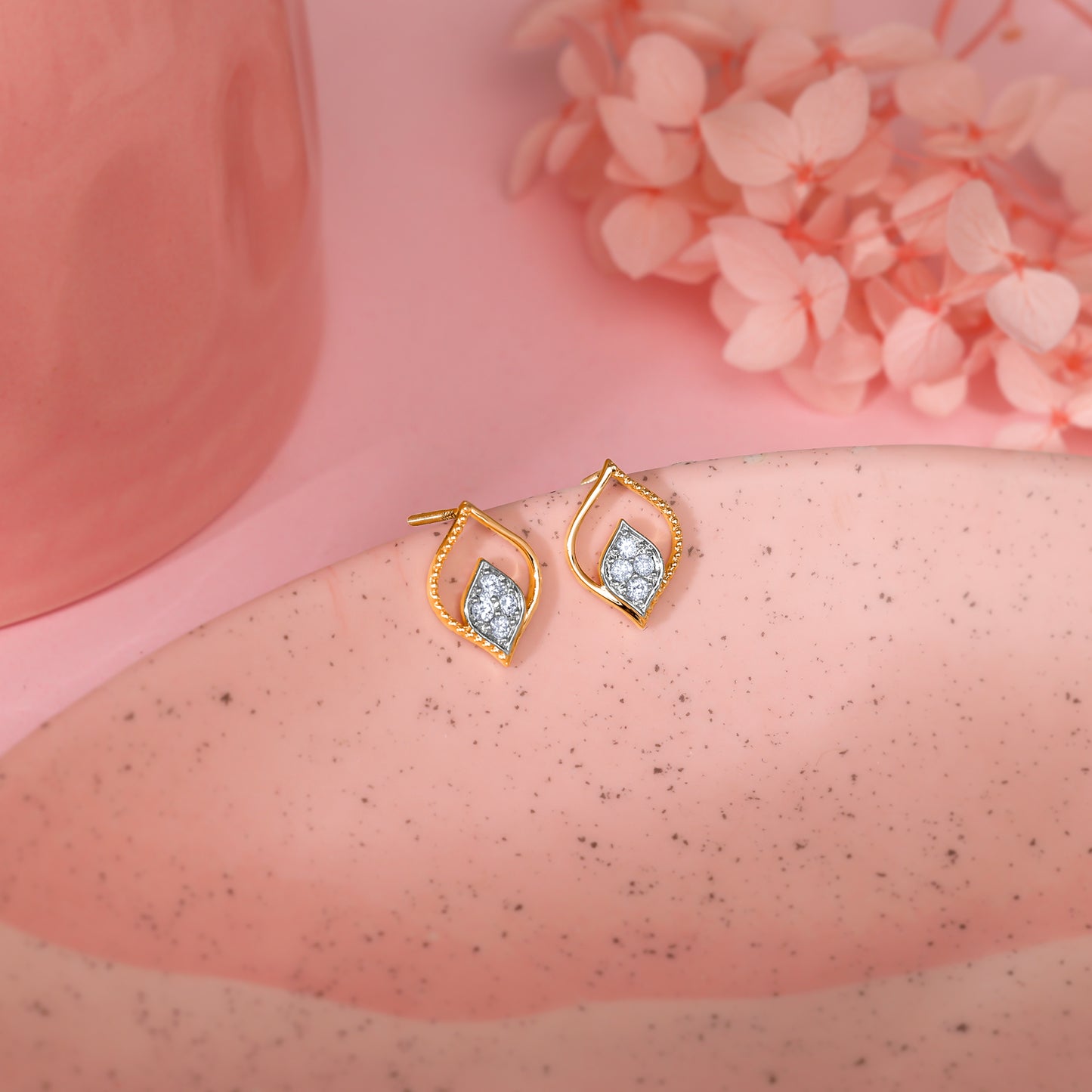 Gold Yaprak Diamond Earrings