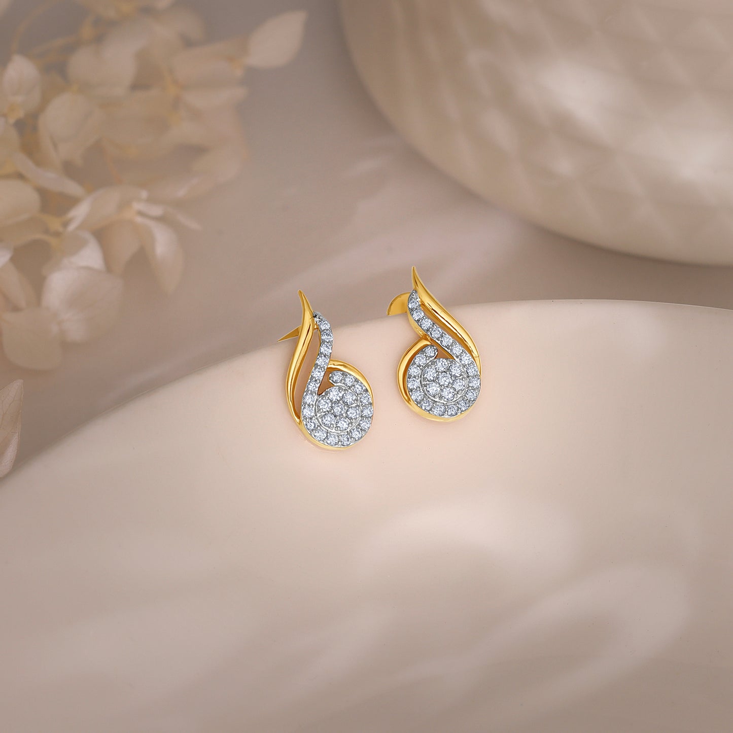 Gold Sparkling Flow Diamond Earrings