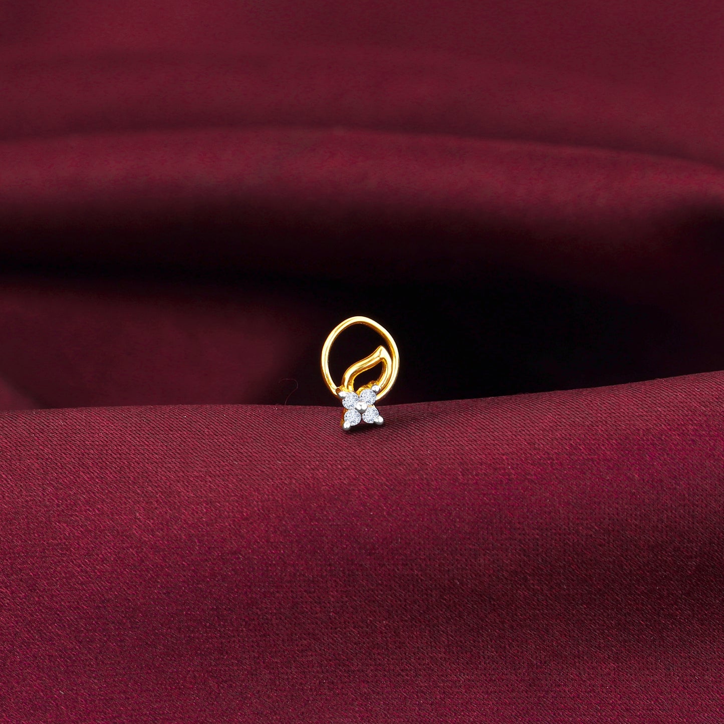 Gold Love's Bloom Diamond Nose Pin