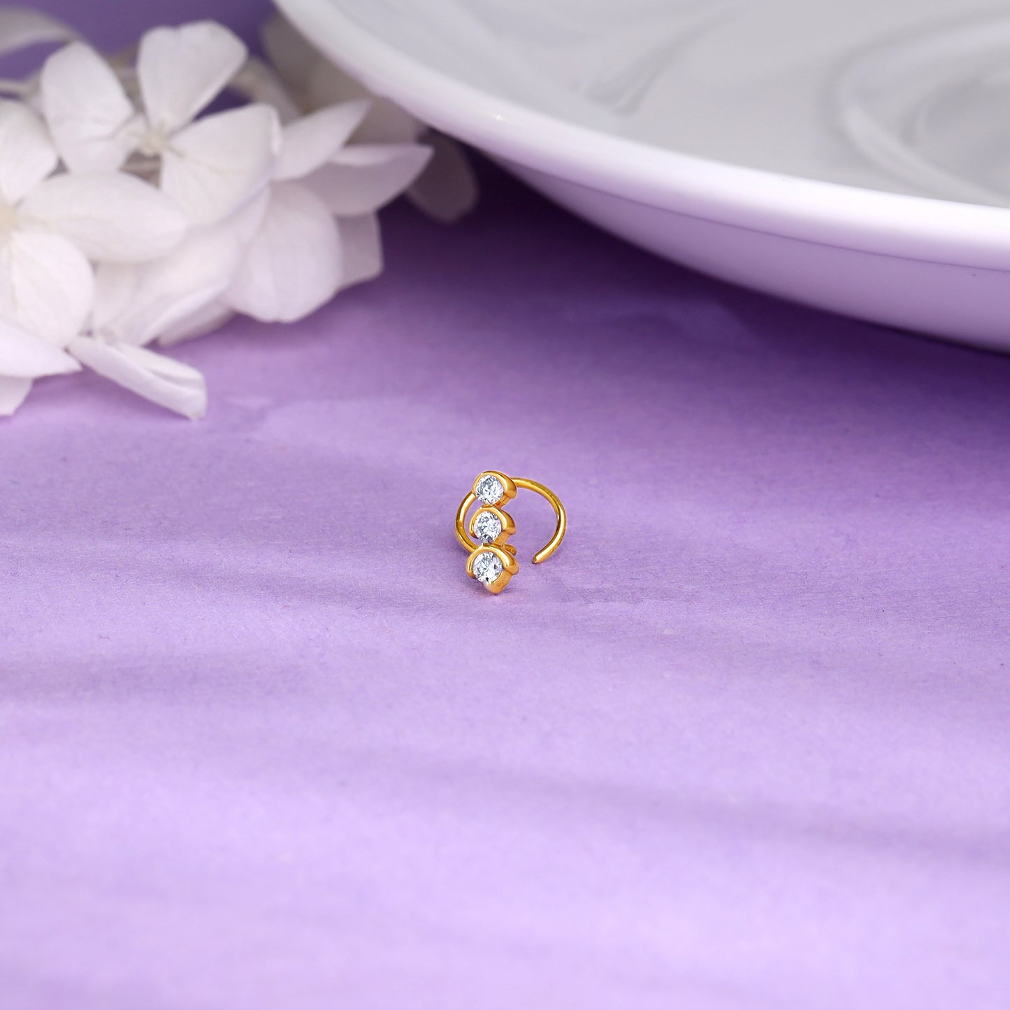 Gold Real Connection Diamond Nose Pin