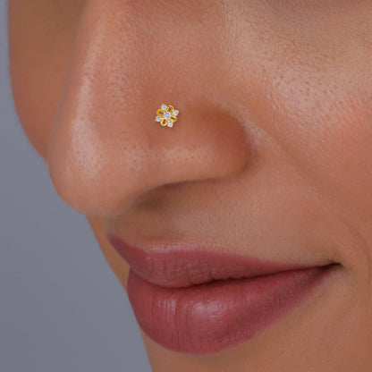 Gold Graceful Bloom Diamond Nose Pin