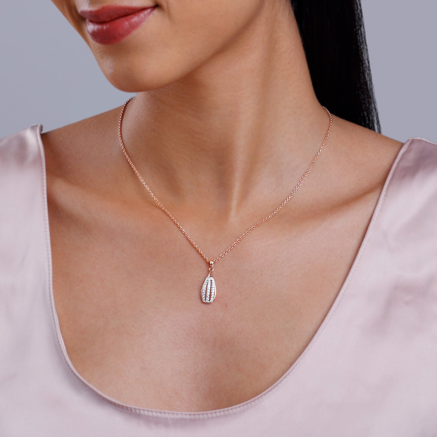 Rose Gold Whisked Diamond Pendant