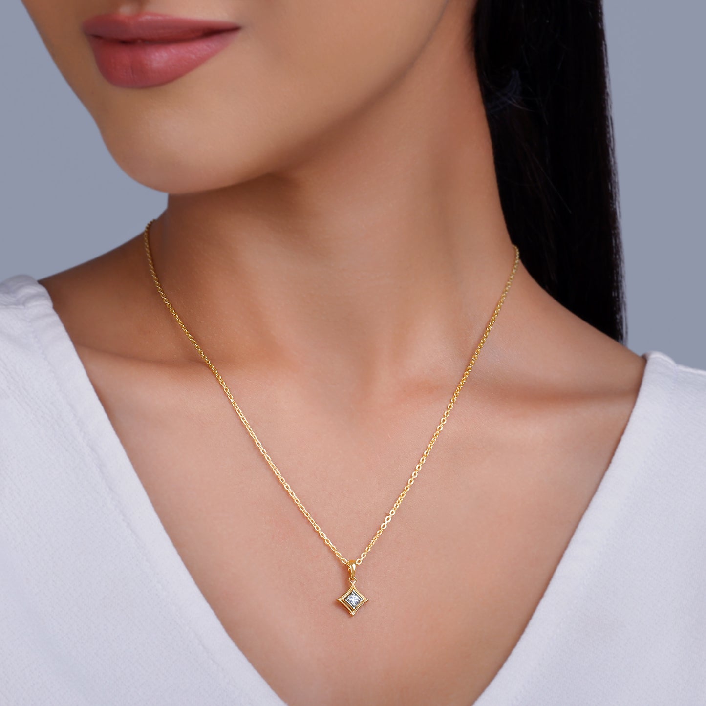 Gold Graceful Square Diamond Pendant