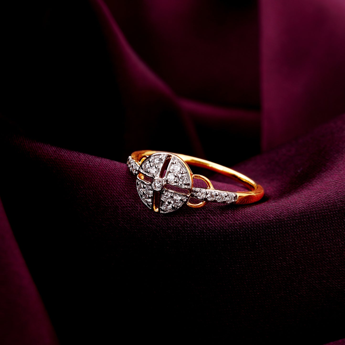 Gold Gleaming Prestige Diamond Ring