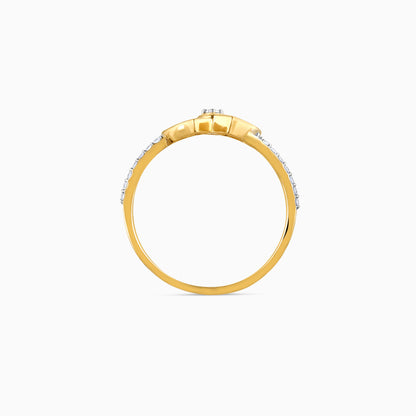 Gold Graceful Wave Diamond Ring