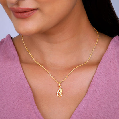 Golden Aria Pendant with Link Chain