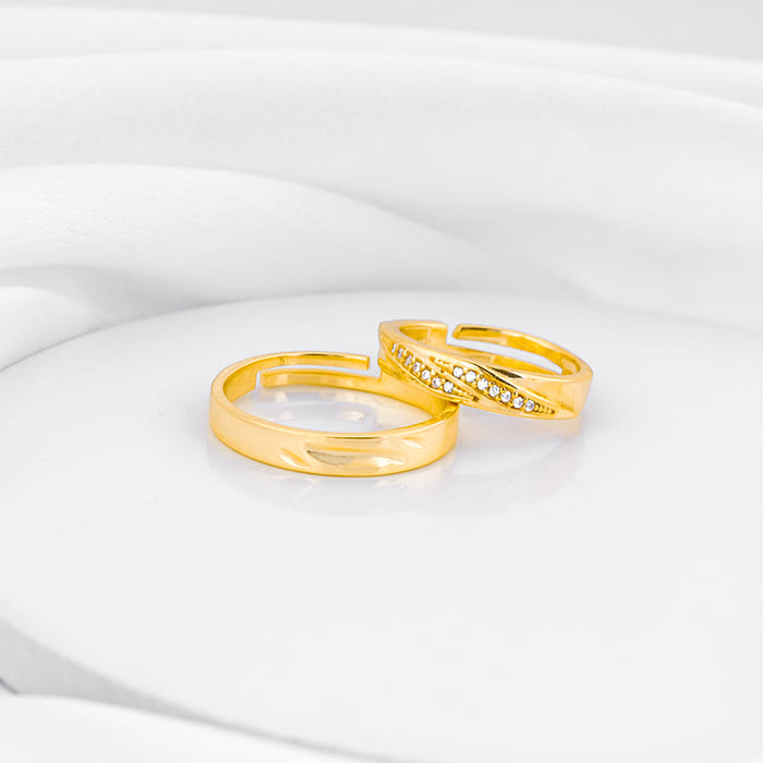 Embrace timeless elegance with Golden Vintage Couple Bands. Shop now for elegant couple rings ideal for engagements and special moments.