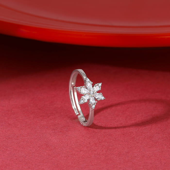 Silver Flowery Snowflake Ring