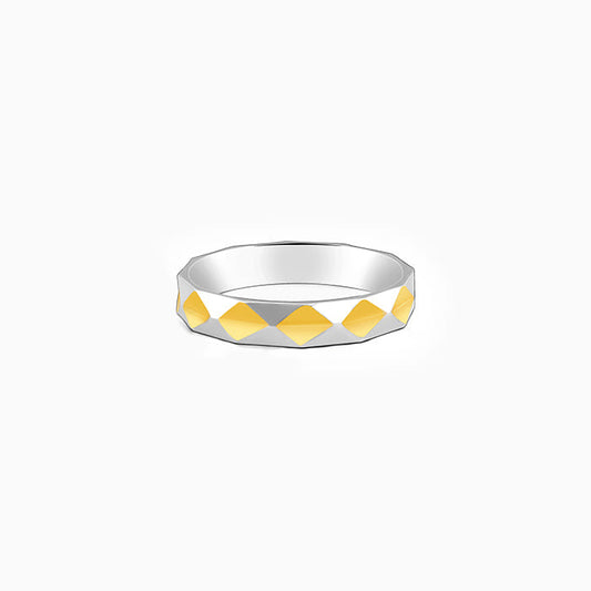 Men's dual-tone silver and gold band with diamond-cut pattern, symbolising strength and confidence.

