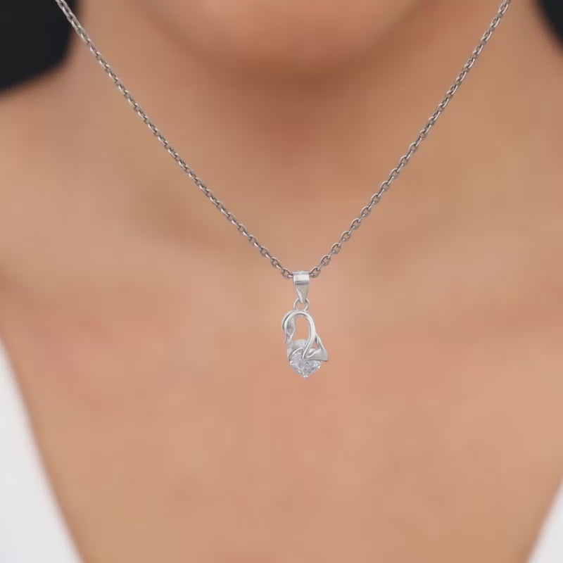 BVLGARI. 'DIAMOND SWAN' necklace and watch - mother of pearl, diamonds  #BVLGARI #BVLGARI2021 #MagnificaCollection #Hi… | High jewelry, High  fashion jewelry, Bvlgari