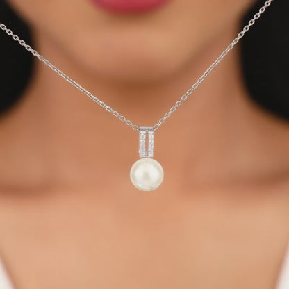 Silver Fall Pearl Pendant With Link Chain