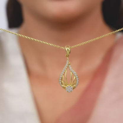 Golden Glint Pendant With Link Chain