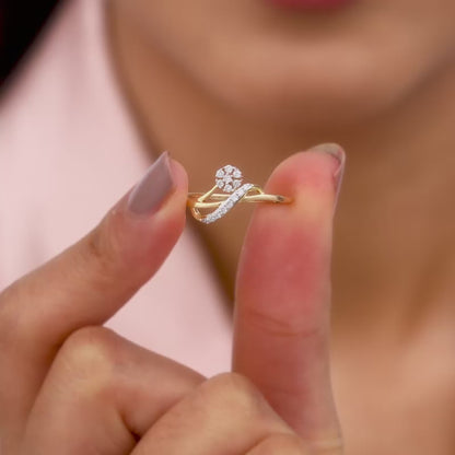 Gold Ocean's Flow Diamond Ring