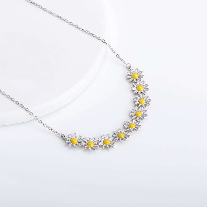 Silver Like Daffodils Necklace